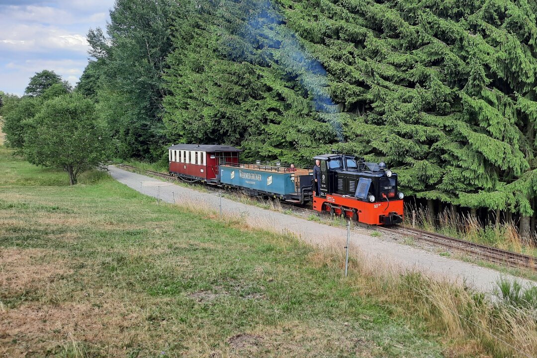 Mit historischer Lok unterwegs im Naturpark Erzgebirge/Vogtland